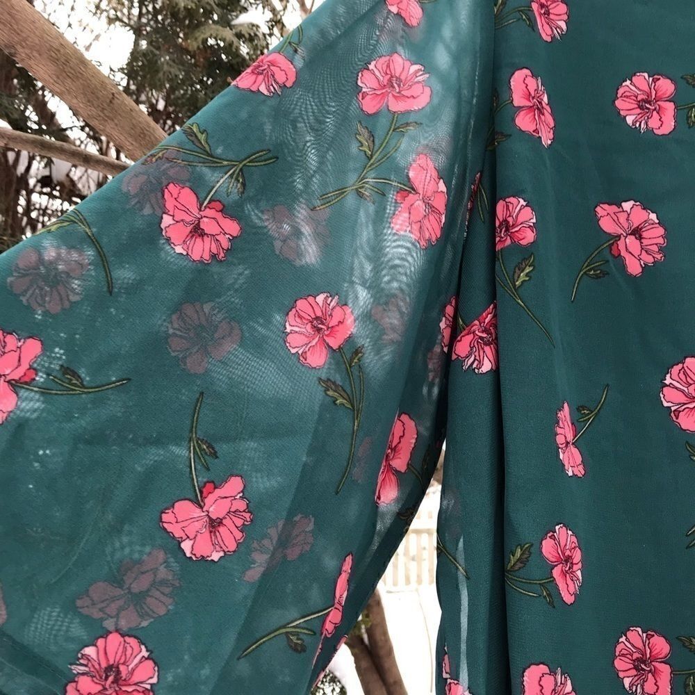 NWT Lovely 3X Silky Top